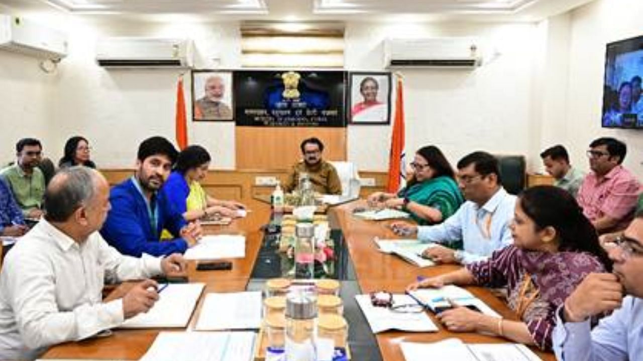 પશુધન દબાણ: ડેરી અને આજીવિકાની તકોને વેગ આપવા માટે 2 લાખથી વધુ ખેડુતો સરકારની વર્ચ્યુઅલ જાગૃતિ ડ્રાઇવમાં જોડાઓ