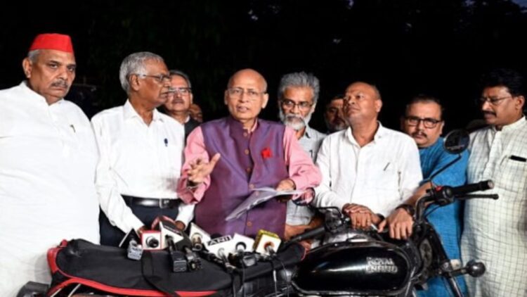 "બંધારણ પર સૌથી ખરાબ હુમલો": બિહારમાં એસઆઈઆર સંબંધિત ઇન્ડિયા બ્લ oc ક પ્રતિનિધિ મંડળ ઇસીઆઈ સાથે મળે છે