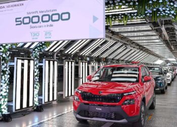 સ્કોડા Auto ટો ફોક્સવેગન ઇન્ડિયા ભારતમાં 5,00,000 મી કાર રોલ કરે છે