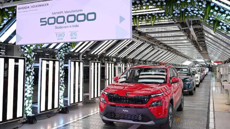 સ્કોડા Auto ટો ફોક્સવેગન ઇન્ડિયા ભારતમાં 5,00,000 મી કાર રોલ કરે છે